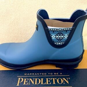 Ladies Pendleton Desert Dawn Chelsea Boot-NEW WITH tags -size 9-SUPER CUTE!
